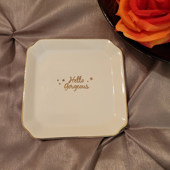 Free w/any purchase- Hello Gorgeous Trinket Tray. - Picture 1 of 2